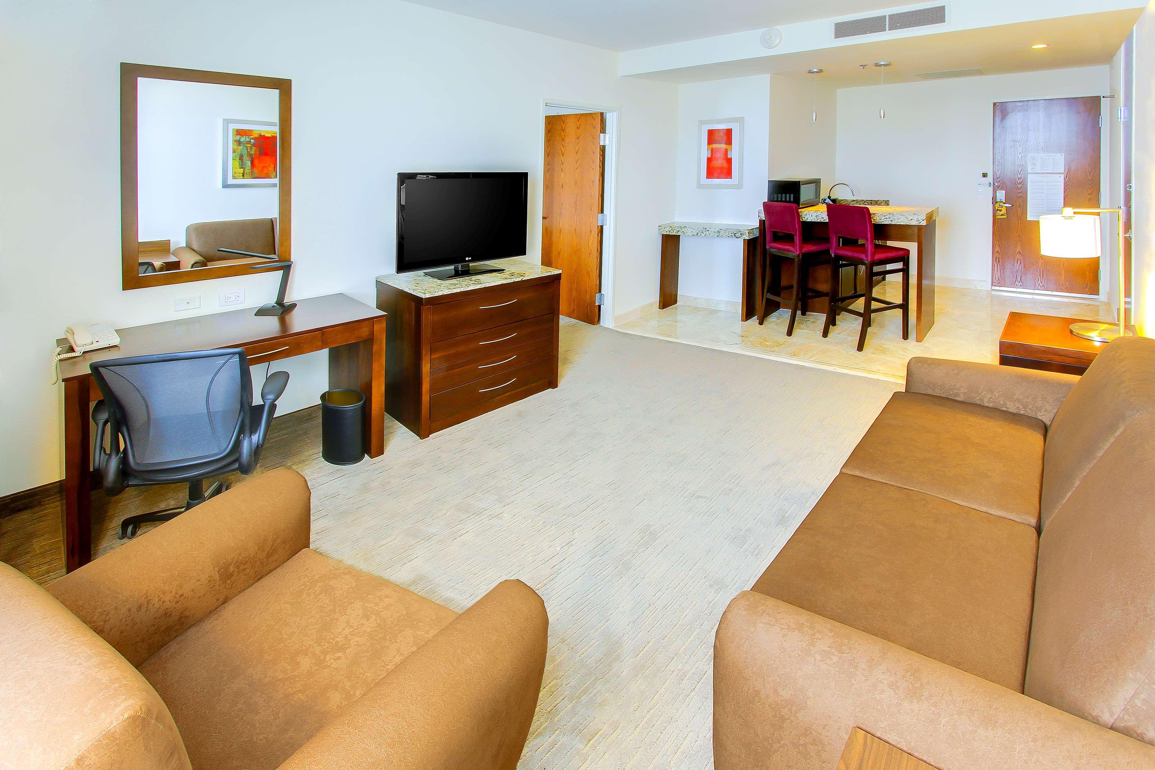 Hilton Garden Inn Querétaro Extérieur photo
