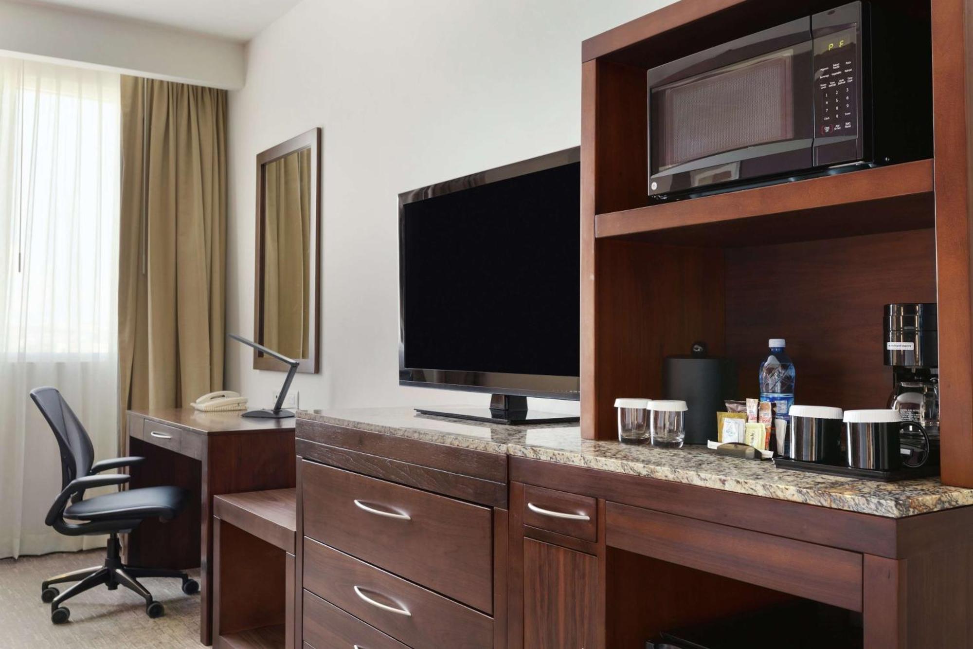 Hilton Garden Inn Querétaro Extérieur photo