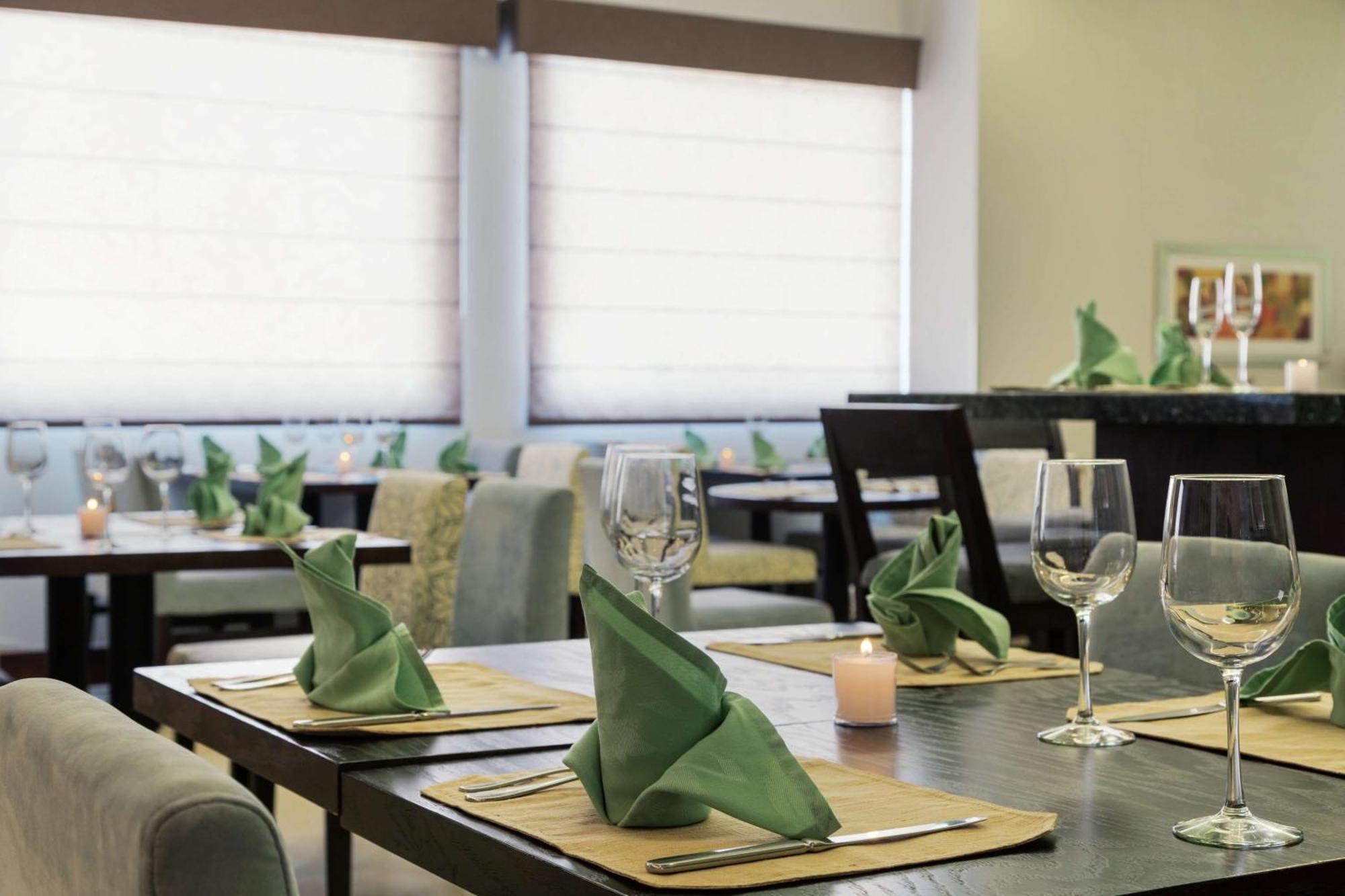 Hilton Garden Inn Querétaro Extérieur photo